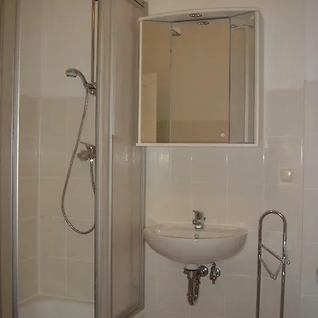 Helmholtzplatz Apartment